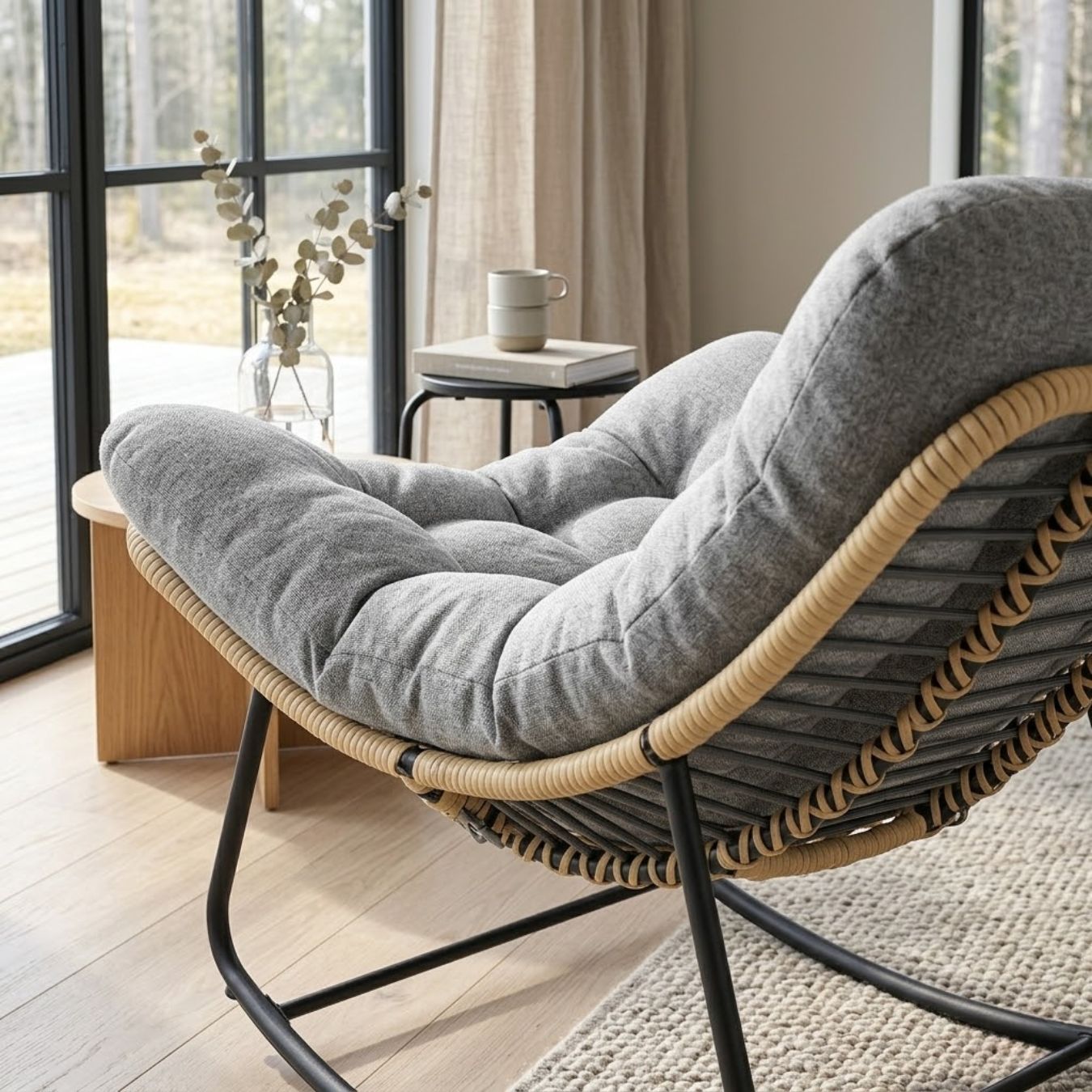 Großer Schaukelnder Lounge-Sessel aus Polyrattan – Dickes Kissen – für Innen und Außen